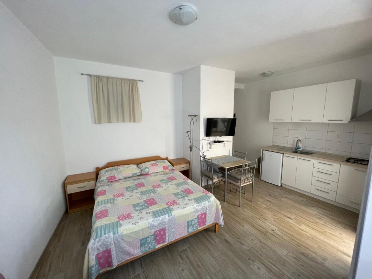 Apartmani Jasminka Водице Екстериор снимка